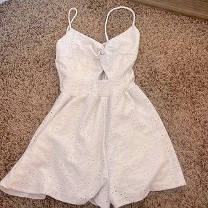 windsor white lace patterned romper. size small